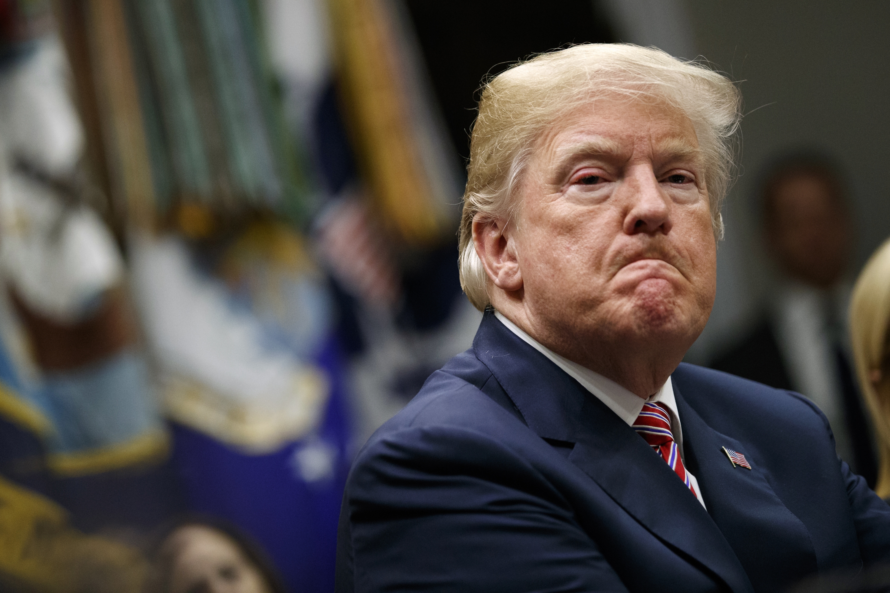 Guerra entre Trump y los medios alcanza un nuevo nivel tras demanda de CNN