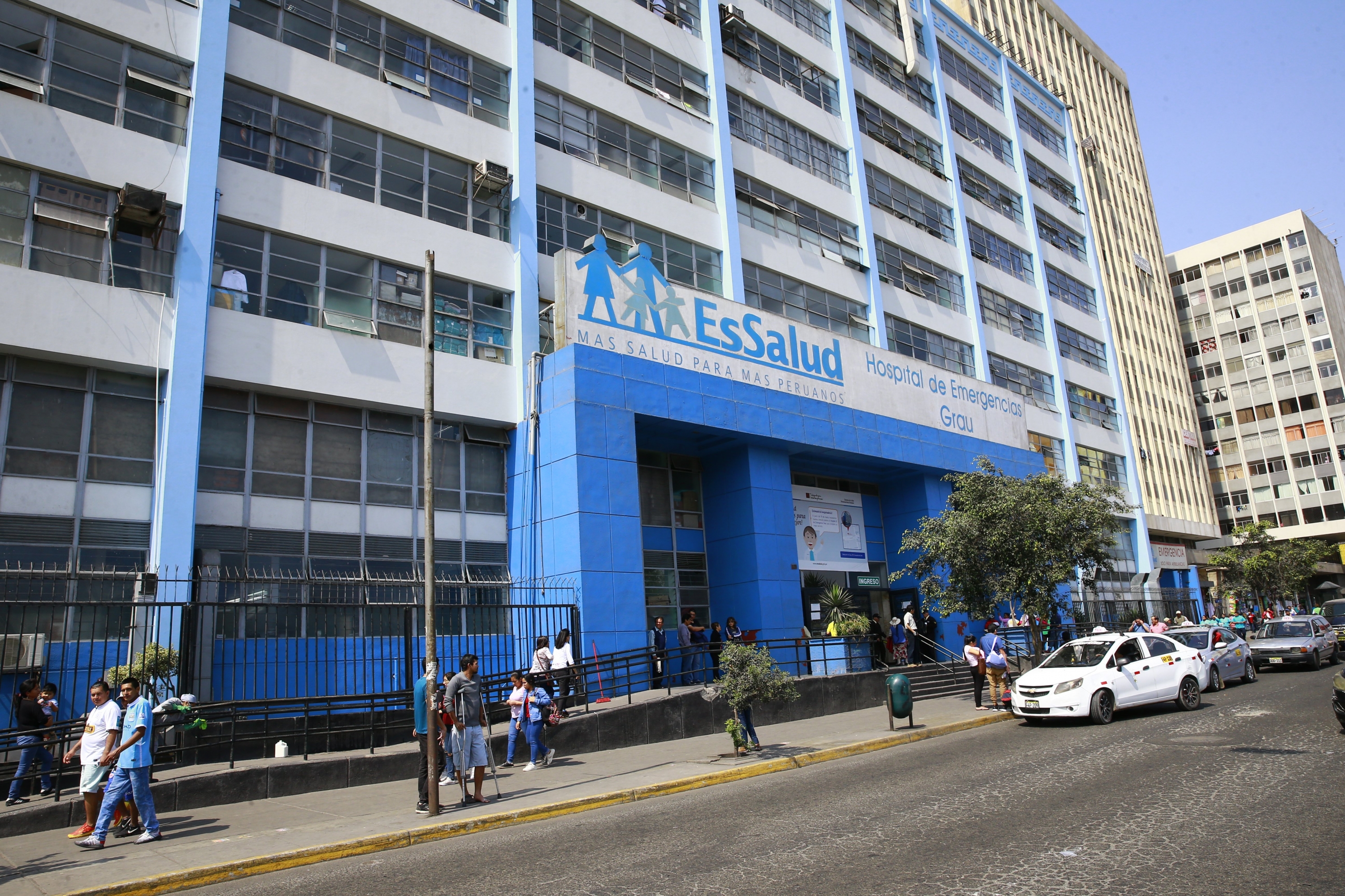 Ley de retiro del 95.5% de fondos de AFP amenaza la sostenibilidad de Essalud