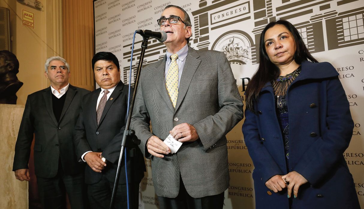 Comisión especial del Congreso propone a 11 candidatos para seis plazas en el TC