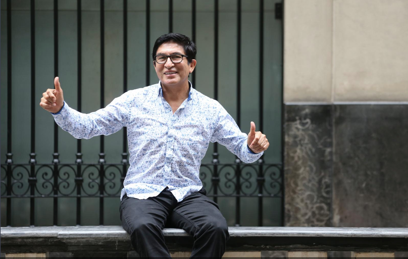 “Siempre he buscado los escenarios, no le tengo miedo al ridículo”, cuenta Fernando Armas. (Manuel Melgar/GEC)