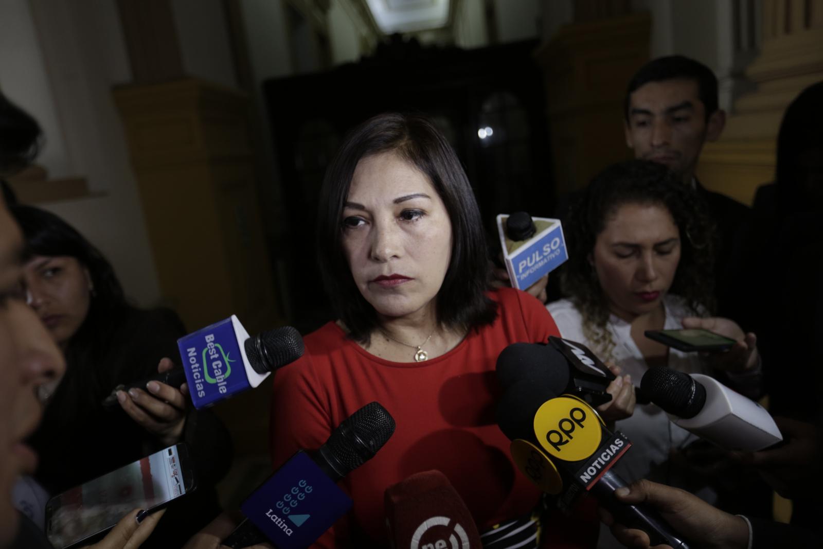 Salazar defiende presidencia de Tamar Arimborgo: "Es docente de profesión"