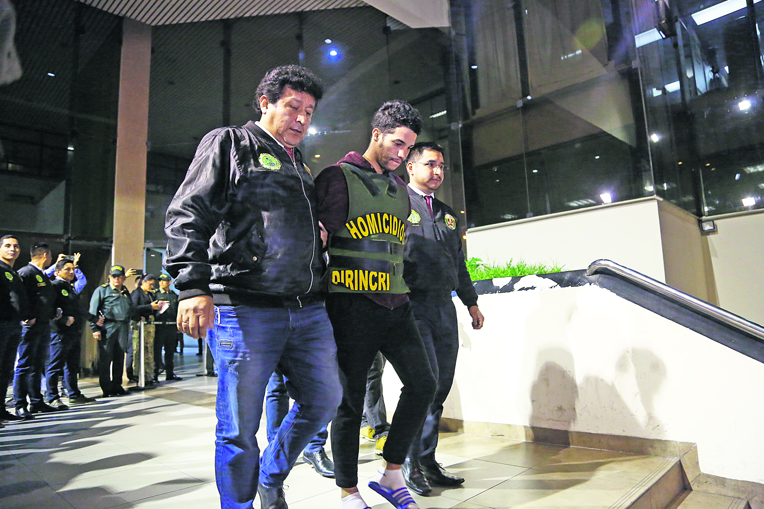 venezonalos detenidos por descuartizar a peruano //hugo curotto