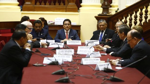 Comisión de Defensa citará a procurador y contralor por compras durante gobierno de Humala