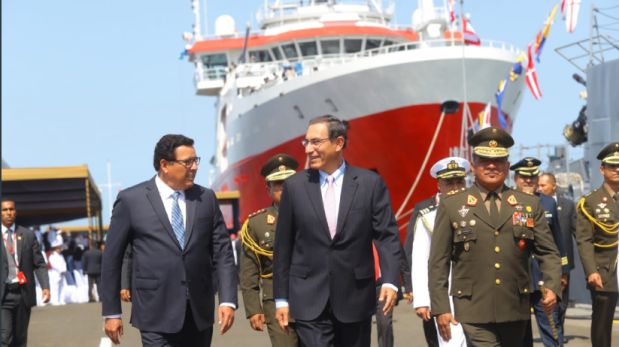 Martín Vizcarra recibió al BAP Carrasco tras fin de misión científica en la Antártida