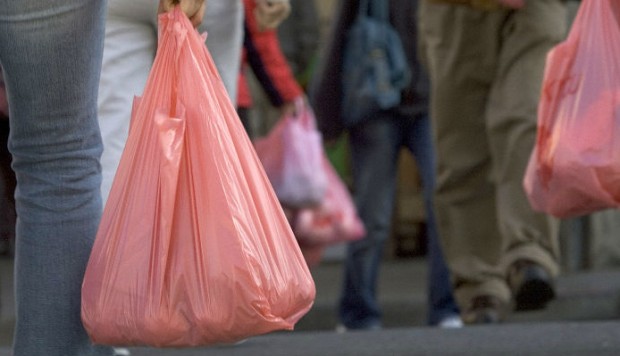 El 78% de limeños usa bolsas de plástico para compras