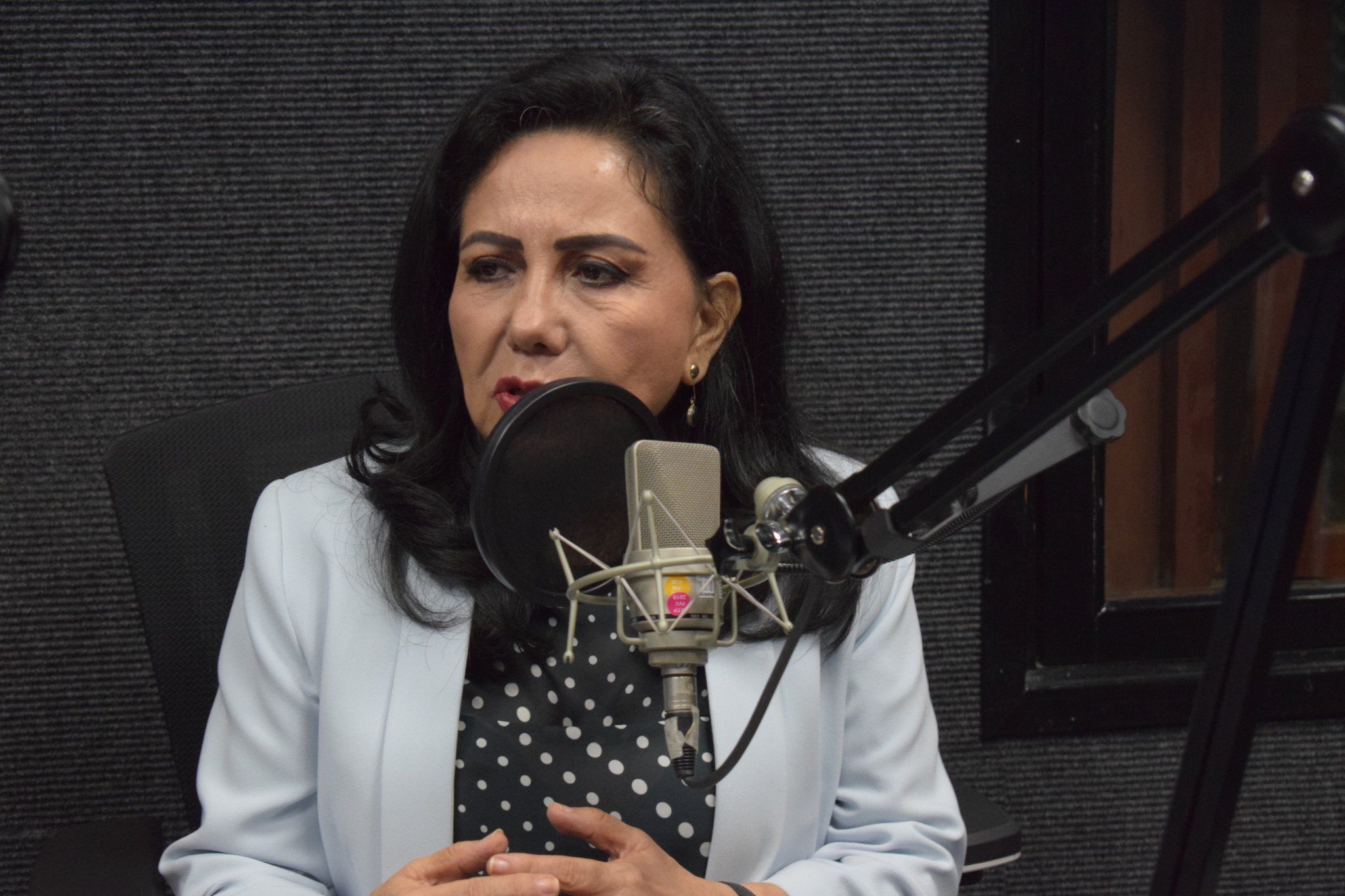 Gloria Montenegro: El país no puede seguir distrayéndose en la confrontación