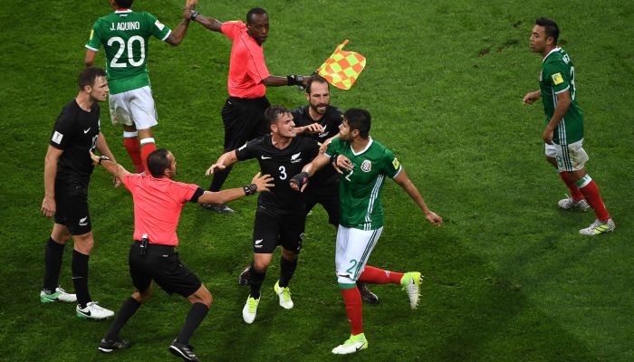 Copa Confederaciones: Escandaloso video arbitraje tras pelea en el México vs Nueva Zelanda