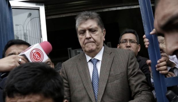 Alan García tenía permiso para portar nueve armas de fuego, según Sucamec