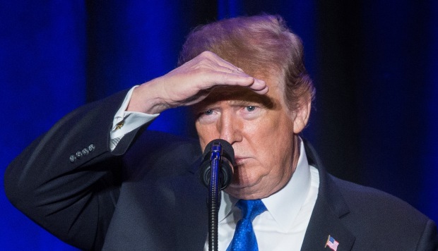 Demócratas piden al FBI que investigue a Trump por sus empleados indocumentados