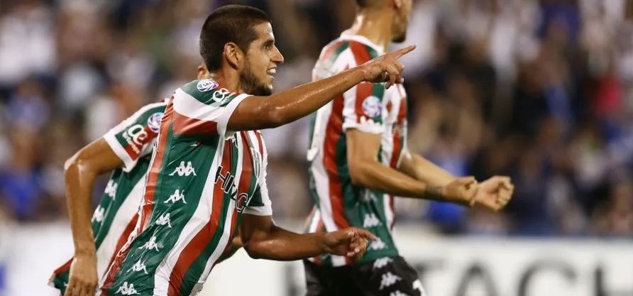 Luis Abram aparece en los planes del Ajax para inicios del 2020