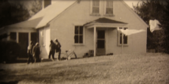 La familia Perron y su casa (Foto: Warren Files)