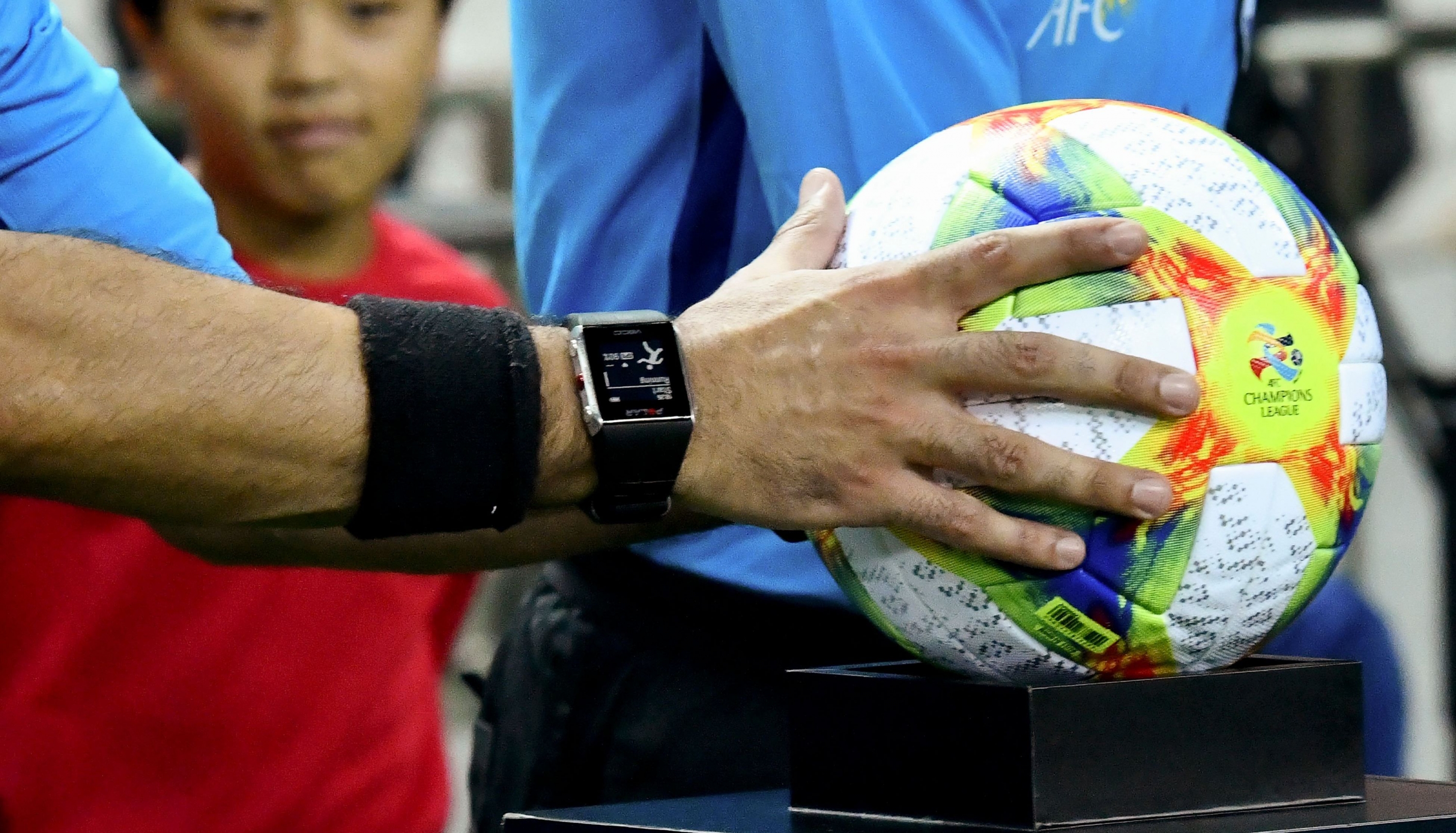 Un nuevo balón para la Champions League: así es el "colorido" que muestra la "pasión de los jugadores"