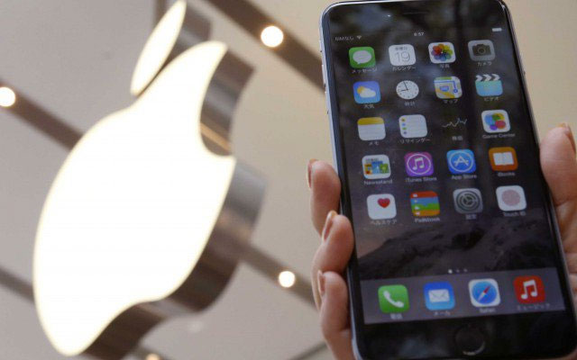 Apple, interrogada por agencias de EE.UU. sobre enlentecimiento de iPhones
