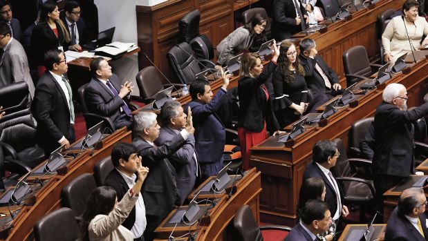 Congreso de la República: Se posterga la reestructuración de comisiones