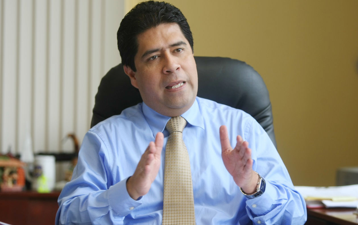 Apra expulsó a Javier Barreda y Abel Salinas tras juramentar como ministros de PPK
