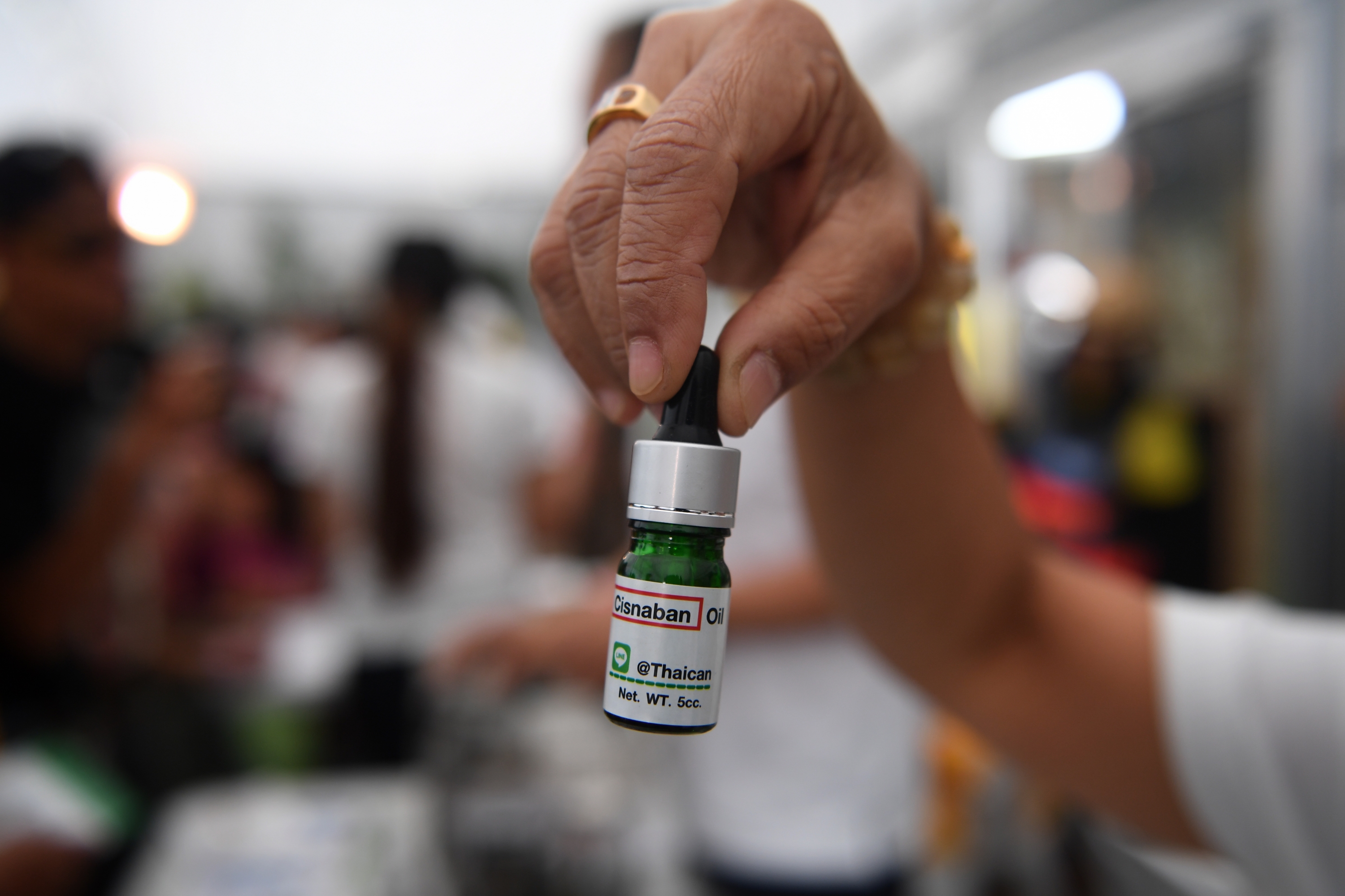 Consumidores de cannabis esperan a la hierba legal en México