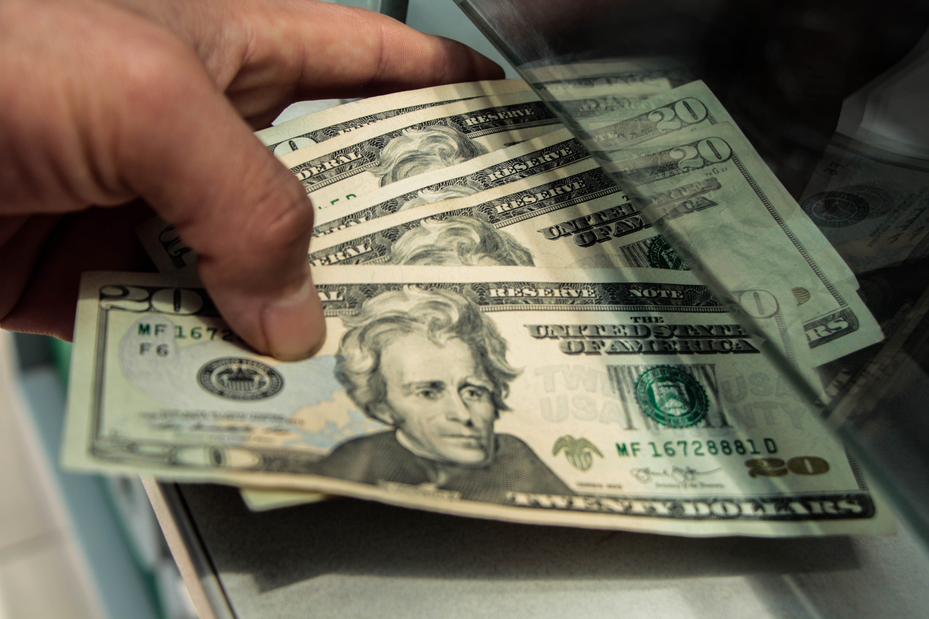 Dólar en México: Tipo de cambio cierra en su nivel más bajo desde octubre