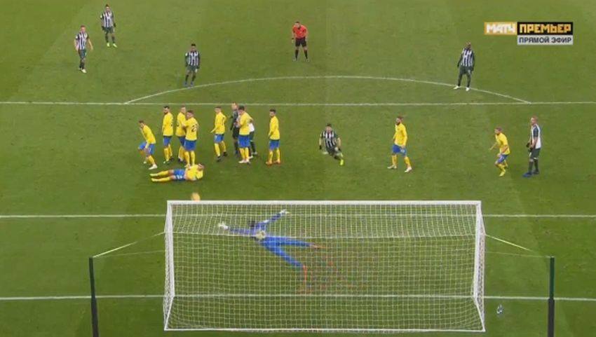 Christian Cueva anotó su primer gol oficial con Krasnodar con este soberbio tiro libre | VIDEO