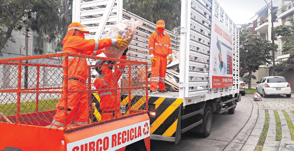 Surco ordena a sus vecinos separar la basura para reusarla