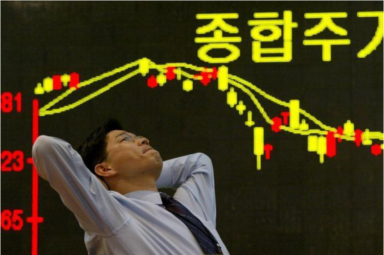 Bolsa de Tokio cae por debilidad de acciones de tecnología