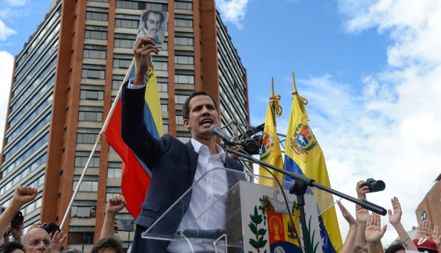 Juan Guaidó descarta una guerra civil y presenta su plan económico
