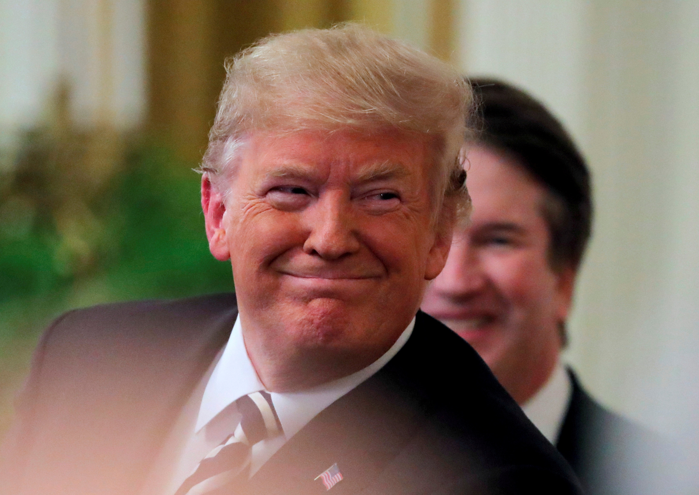 Trump reitera amenaza de más aranceles si China toma represalias comerciales