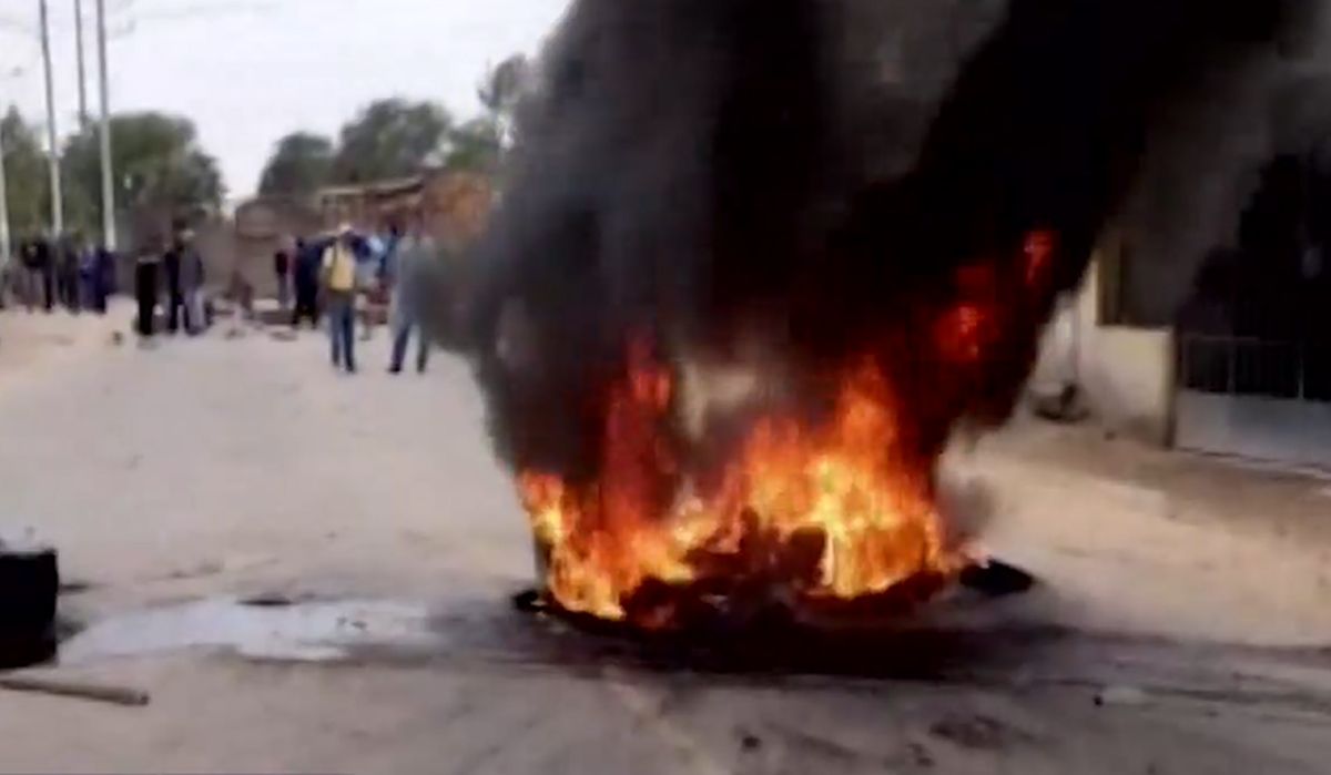 Lambayeque: trabajadores de empresa agroindustrial bloquean acceso a distrito de Pucalá - El Comercio - Perú