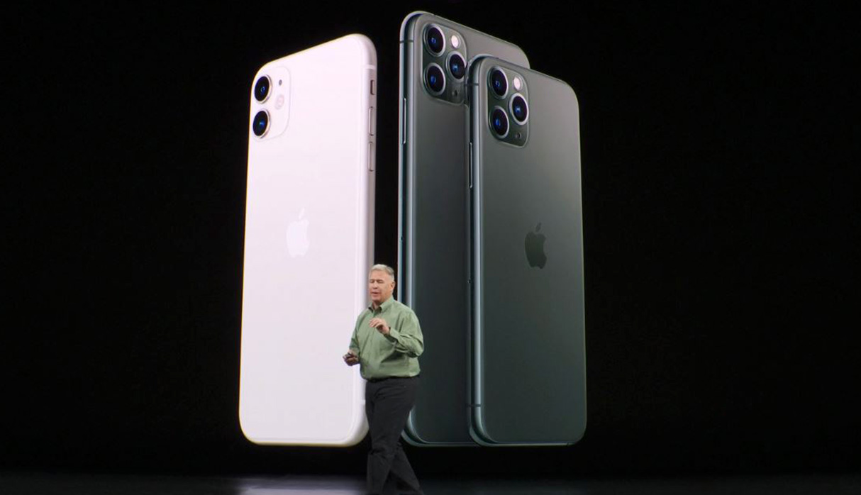 Los modelo del iPhone 11 Pro y el Pro Max a la derecha, en comparación con el modelo básico. (Foto: Captura)
