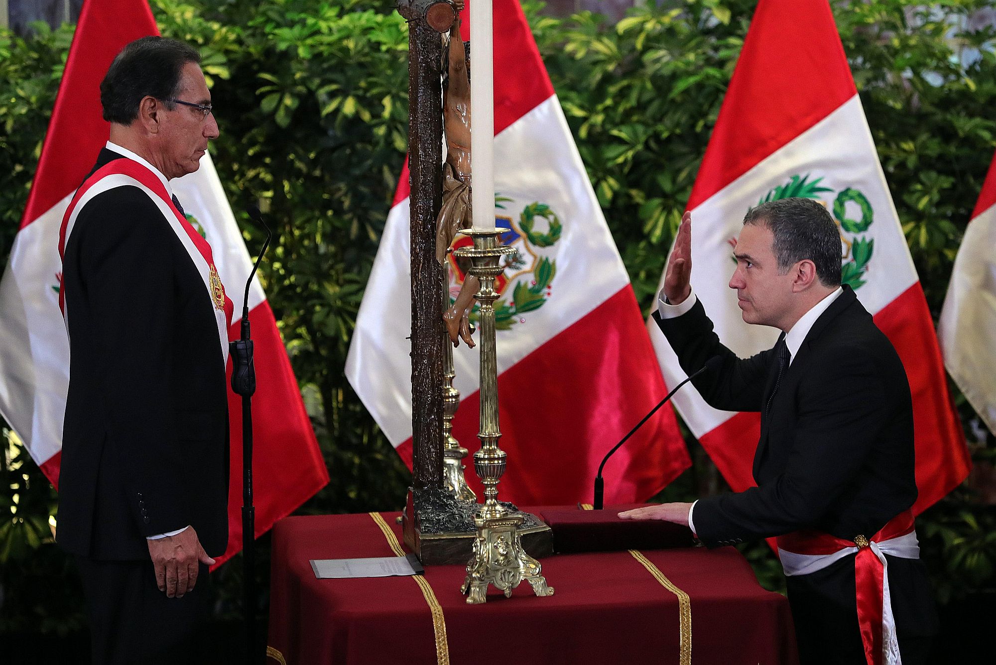 Salvador del Solar y su gabinete juraron ante Martín Vizcarra