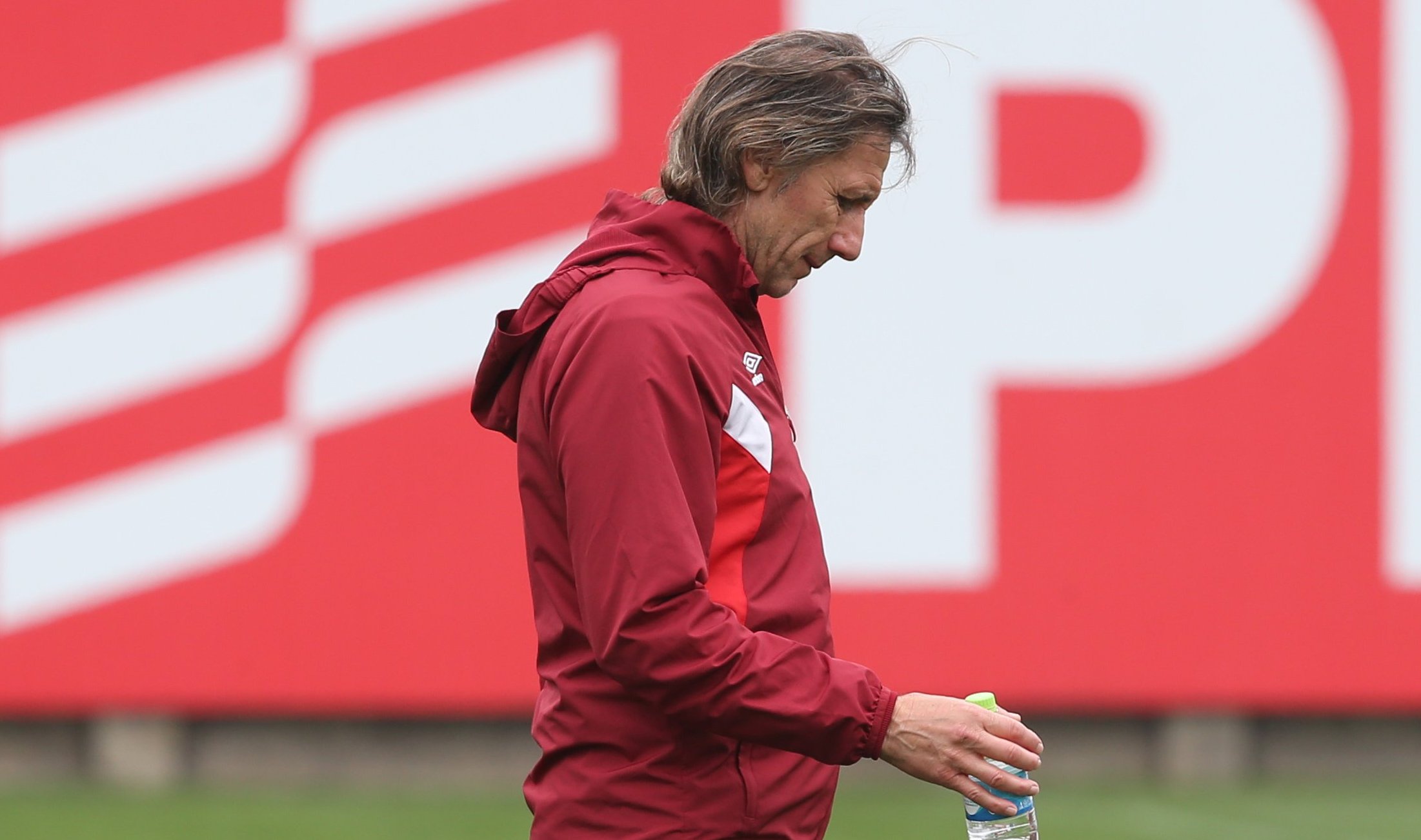 Jefferson Farfán: Ricardo Gareca y su cara de preocupación por lesión de la 'Foquita' previo al Perú vs. Argentina
