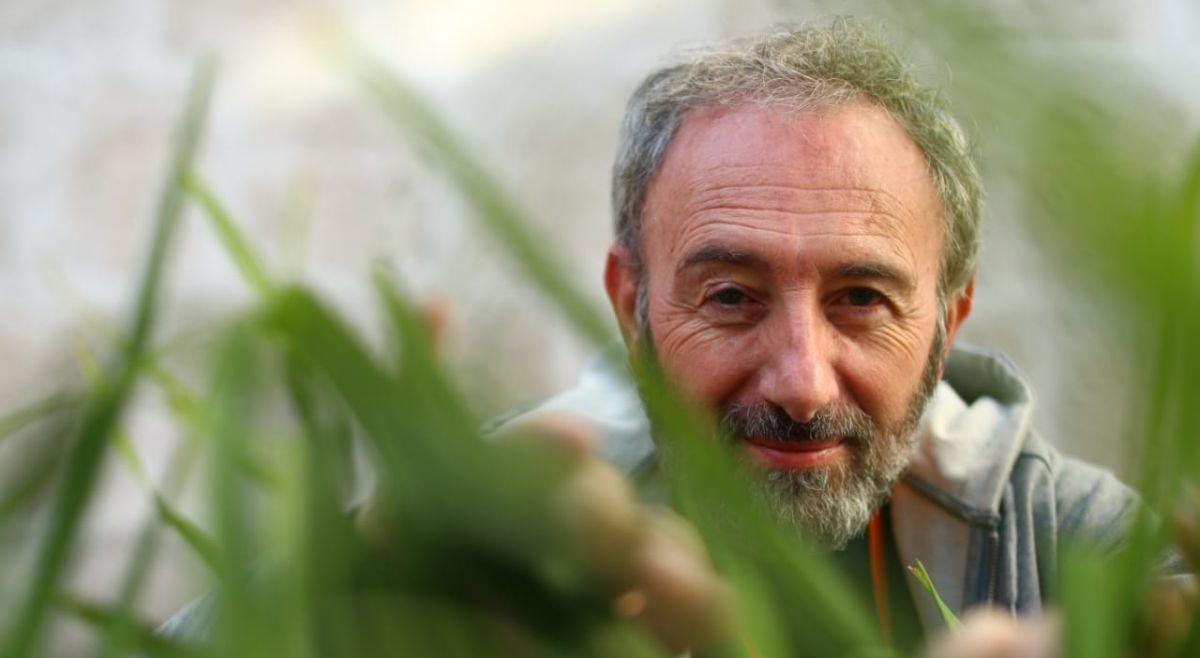 El filósofo español Santiago Beruete es autor de los libros "Jardinosofía" y "Verdolatría". (Foto: Alessandro Currarino)
