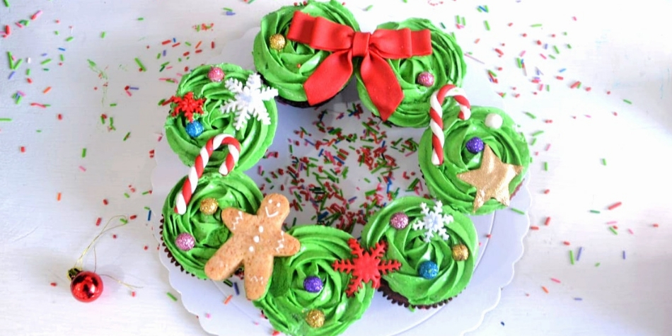 La hermosa corona de cupcakes navideños que puedes preparar en casa con tus hijos