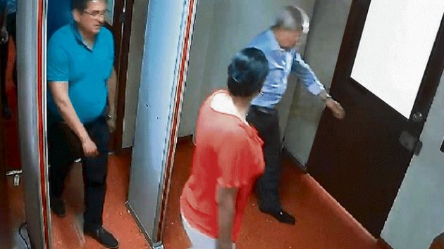 Pedro Chávarry en el piso nueve de la Fiscalía. (GEC)