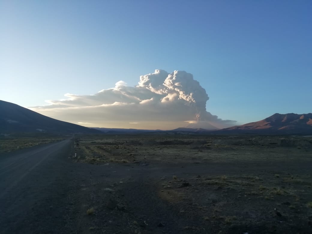 IGP: volcán Ubinas se mantiene en alerta naranja por sismos constantes