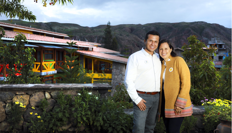 Jesús y Marina Dongo, los fundadores de Vidawasi Perú, en las villas que recibirán a los pacientes. (Foto: El Comercio)