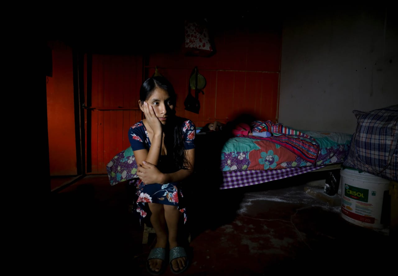Este es el testimonio de Jefte Dalila Quispe, una madre que trata de sacar adelante a su hija con parálisis cerebral en medio de las carencias que provoca la cuarentena por el coronavirus. (Foto: César Bueno)