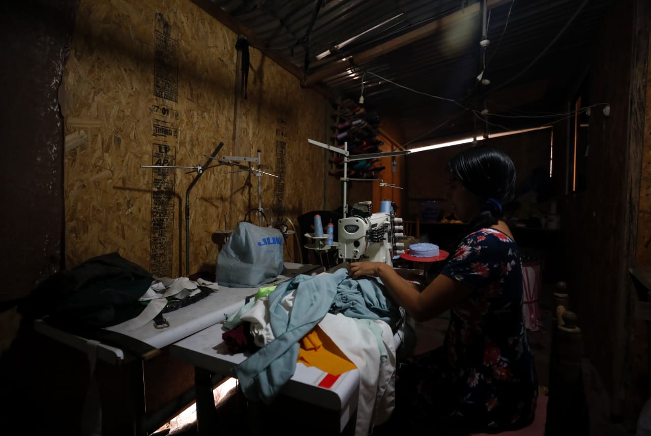 Este es el testimonio de Jefte Dalila Quispe, una madre que trata de sacar adelante a su hija con parálisis cerebral en medio de las carencias que provoca la cuarentena por el coronavirus. (Foto: César Bueno)