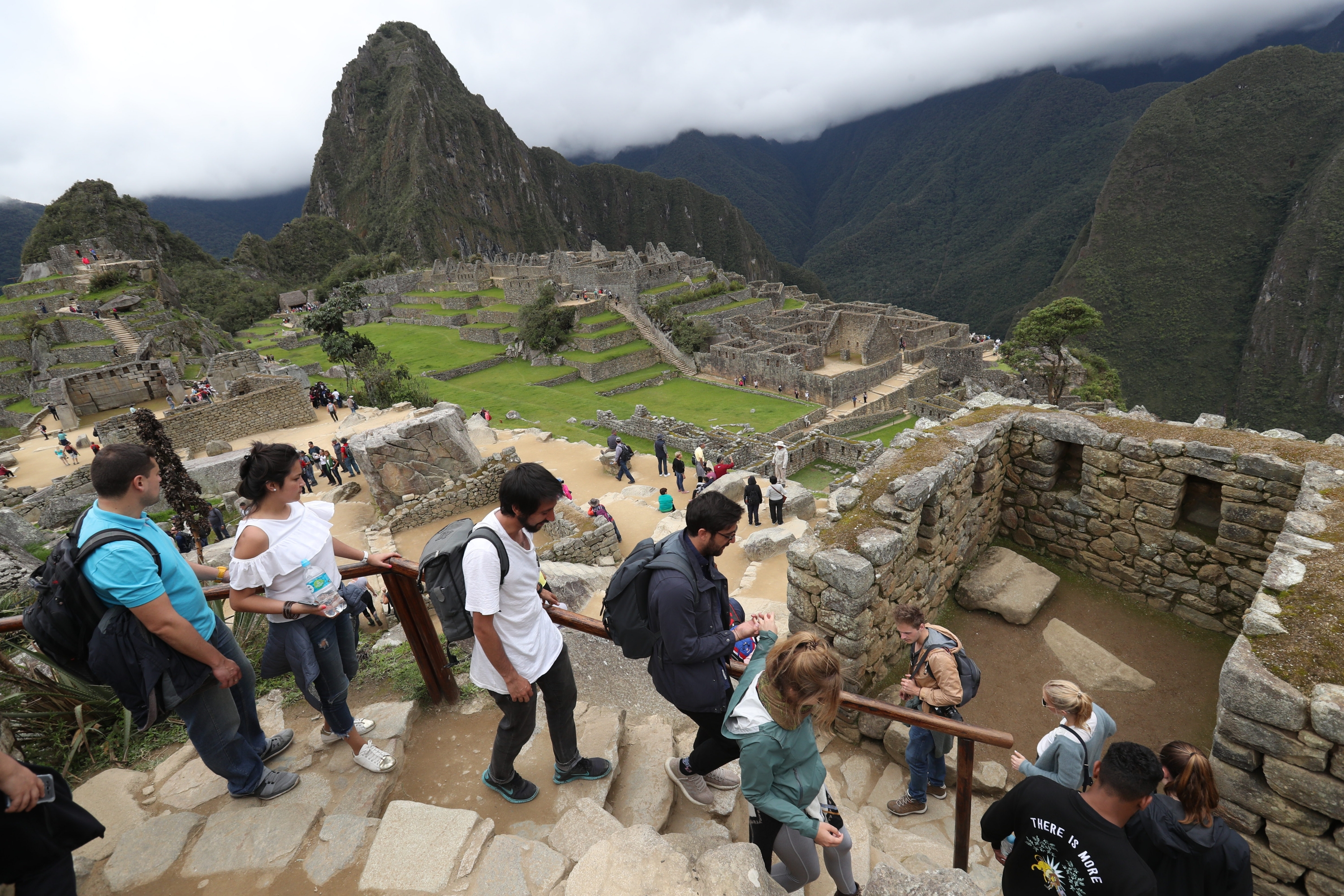 Actividad de empresas de turismo cayó en febrero, por primera vez en casi 2 años