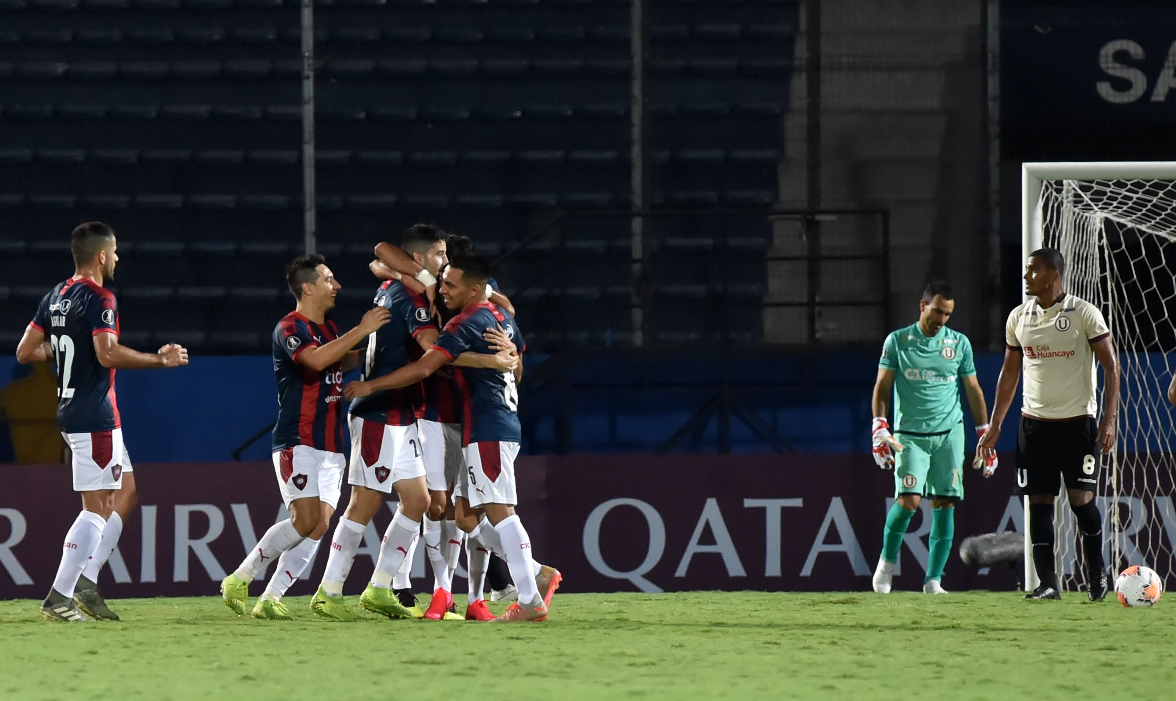 Universitario vs. Cerro Porteño: Así celebró Carrizo tras convertir el 1-0 | Foto: Agencias