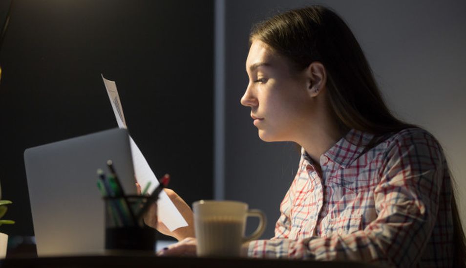 La compensación de horas será distinta para el sector público y privado. (Foto:Freepik)