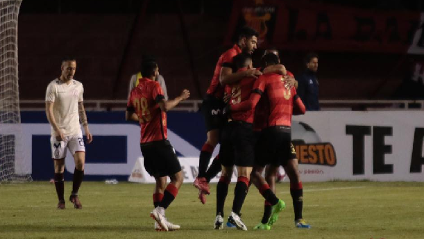 Melgar venció por 2-1 a Universitario en el debut de sus refuerzos en el Torneo Clausura