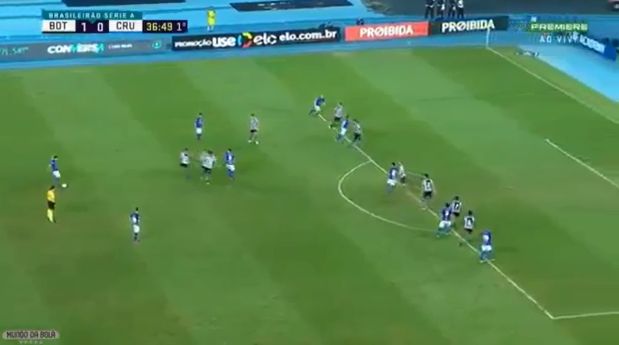 YouTube: Edilson y su golazo de tiro libre a lo Roberto Carlos que causa furor en Internet | VIDEO