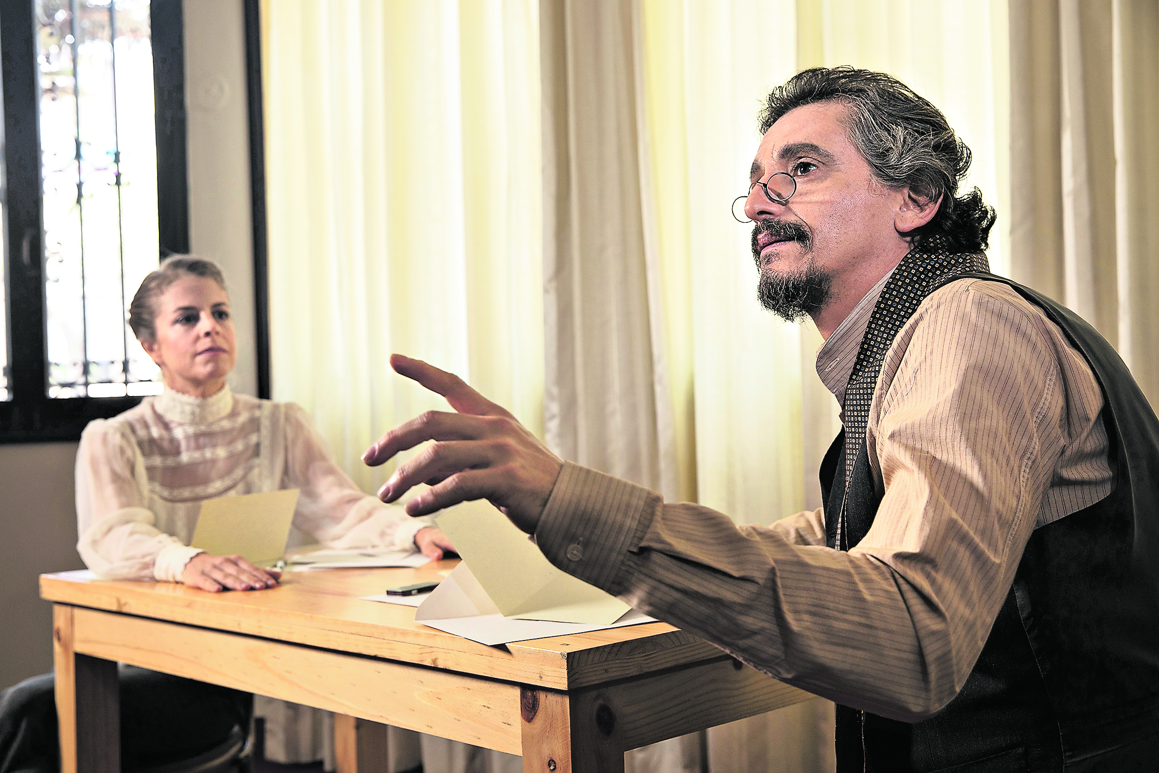 Olga Knipper y Antón Chéjov son interpretados por Paloma Rojas y Miguel Iza. (Foto: JOSÉ ROJAS BASHE)