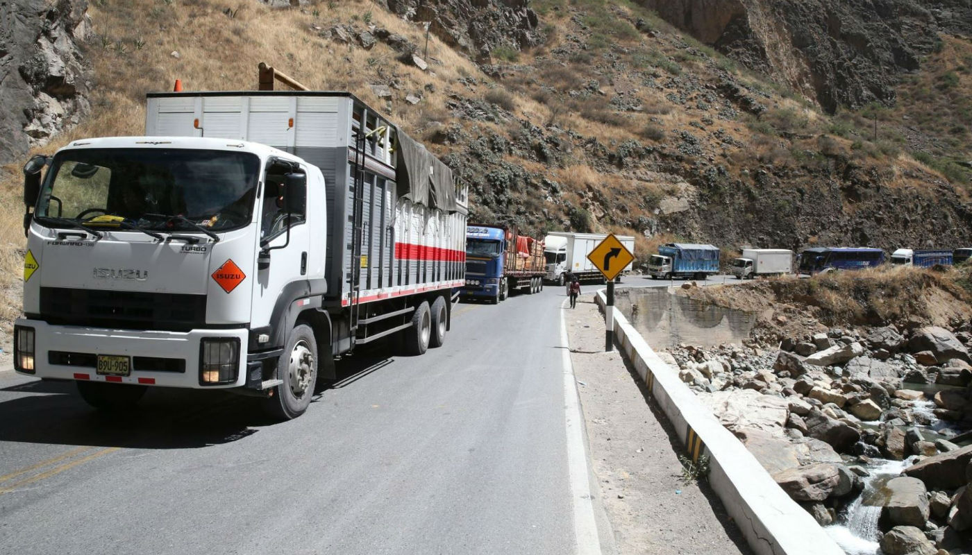 Trabajadores mineros bloquean carretera central en Junín - Diario Gestión