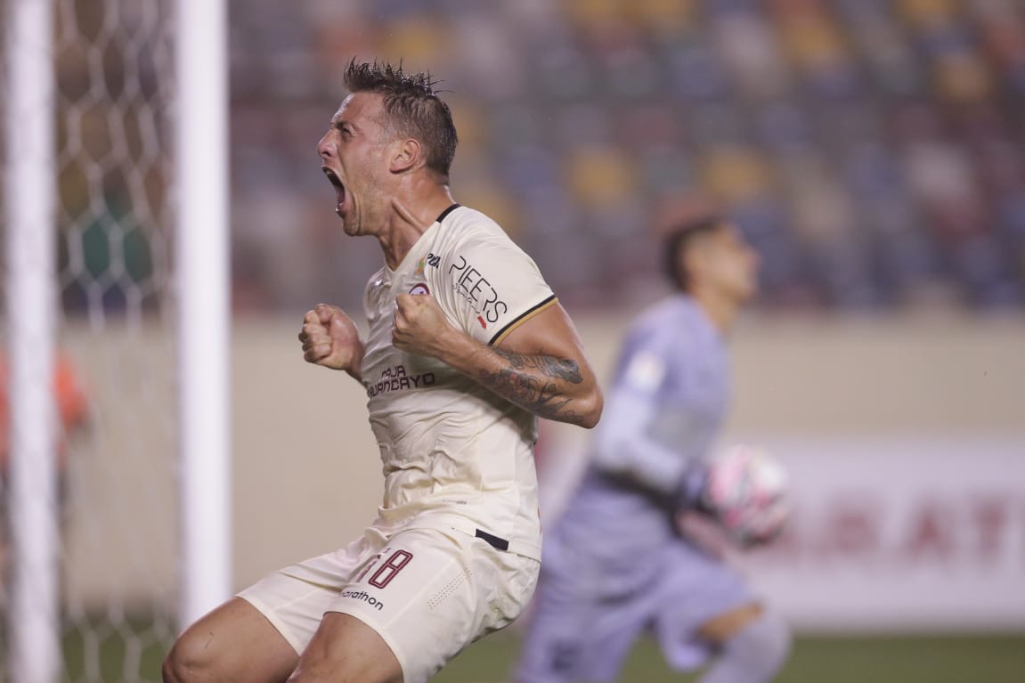 Universitario vs. Unión Comercio: Germán Denis convirtió el 2-1 desde el punto penal | VIDEO
