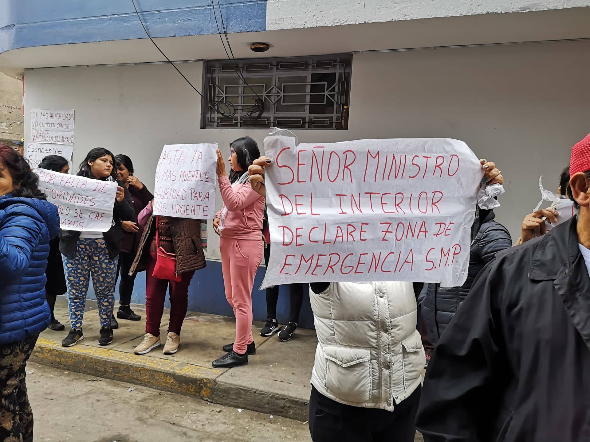 Vecinos de San Martín de Porres piden mayor seguridad ante horrendo crimen. (Foto: Shirley Ávila)