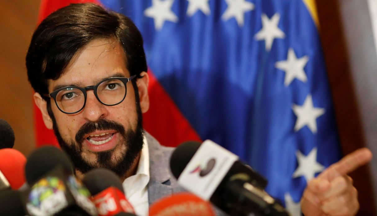 Diputado afirma tras huir de Venezuela que Maduro está "cada vez más aislado"