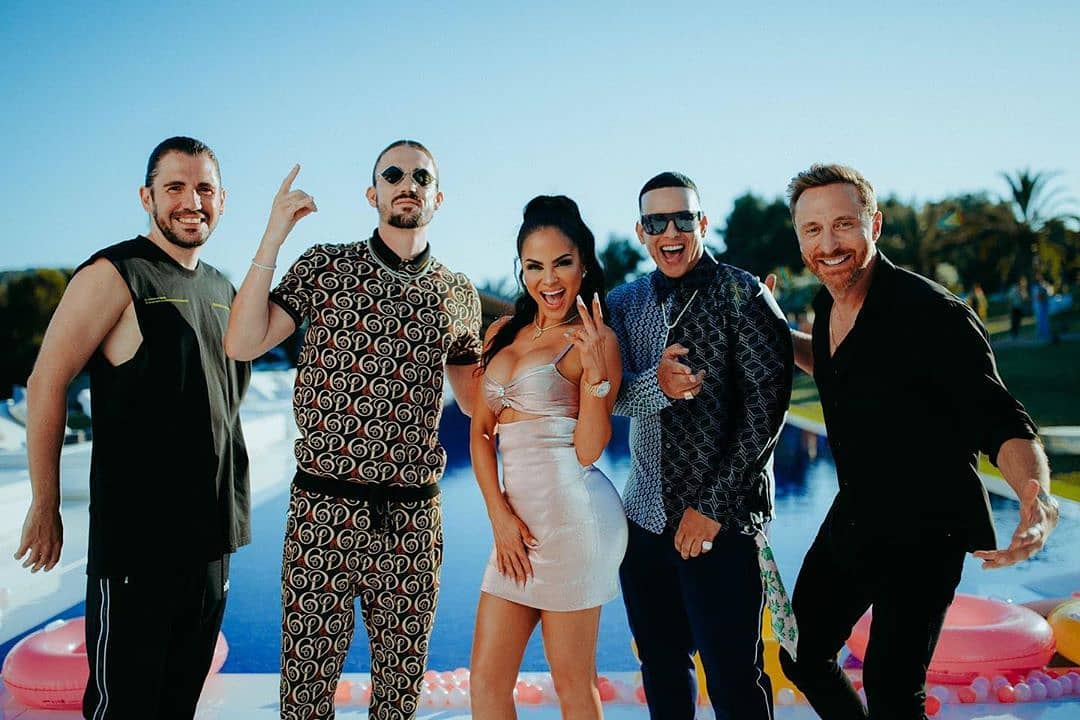 Natti Natasha y David Guetta interpretan juntos el tema "Instagram" en vivo