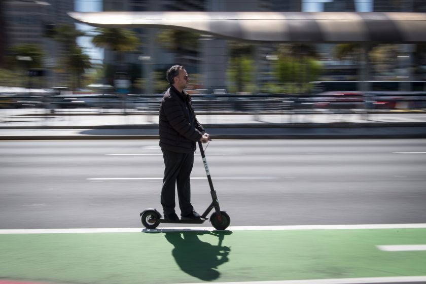 París y Tel Aviv son campos de batalla de monopatines eléctricos