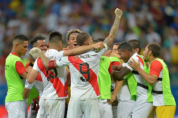 Fiebre por la selección peruana dispara demanda de pasajes aéreos a Brasil